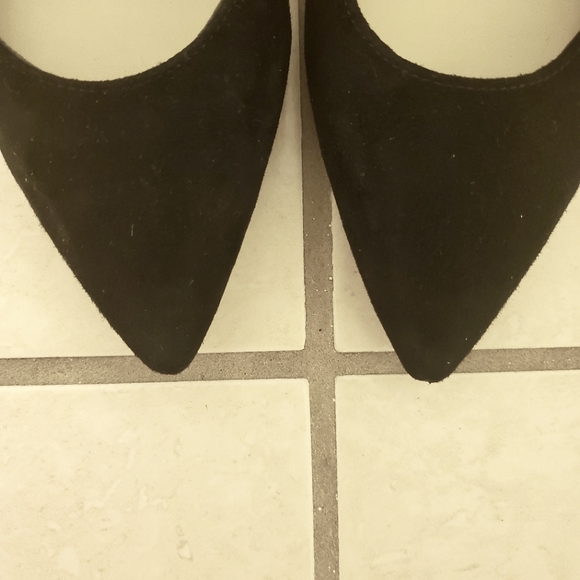 Marc Fisher Pointed Toe Black Heels - Picture 2 of 5